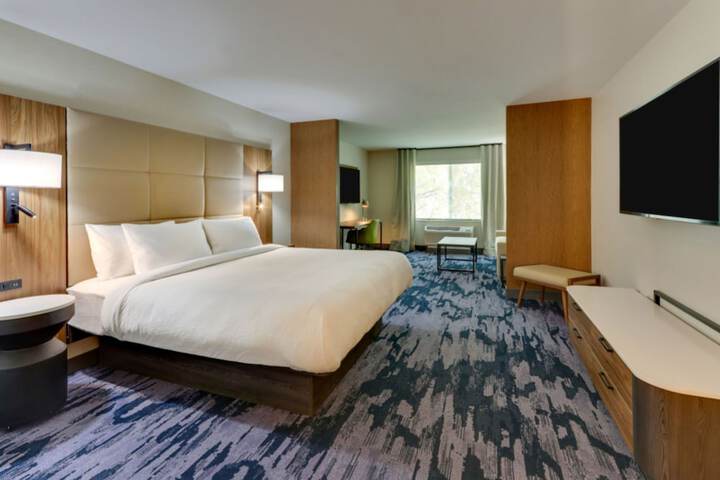 Room 17 of 24