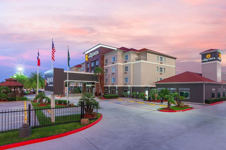 Hotel 6 of 47