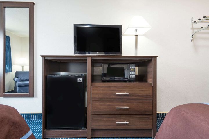 Room 14 of 26