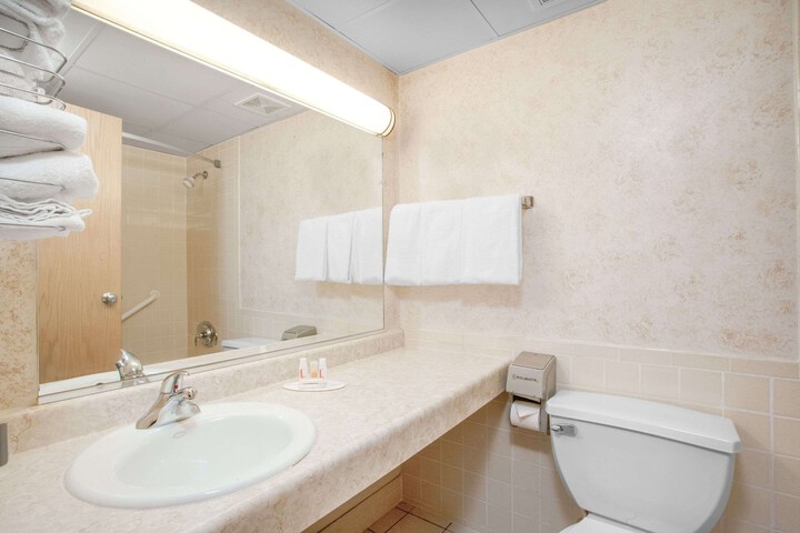 Room 10 of 21