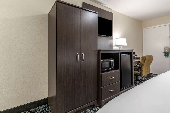 Room 21 of 42
