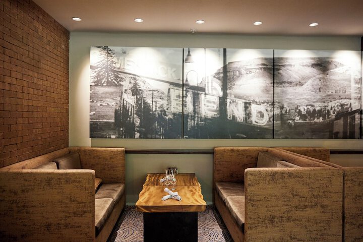 Lounge 115 of 142