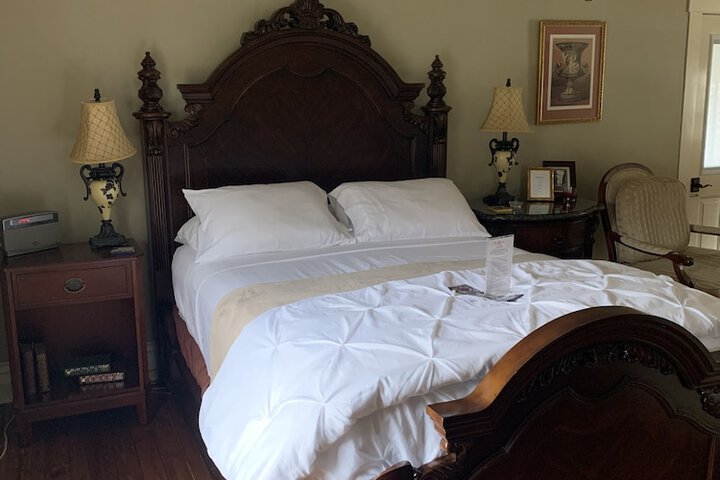 Room 13 of 37
