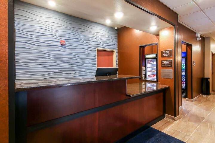 Cobblestone Inn & Suites - Fairfield Bay