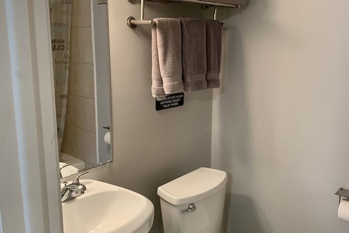 Room 6 of 38