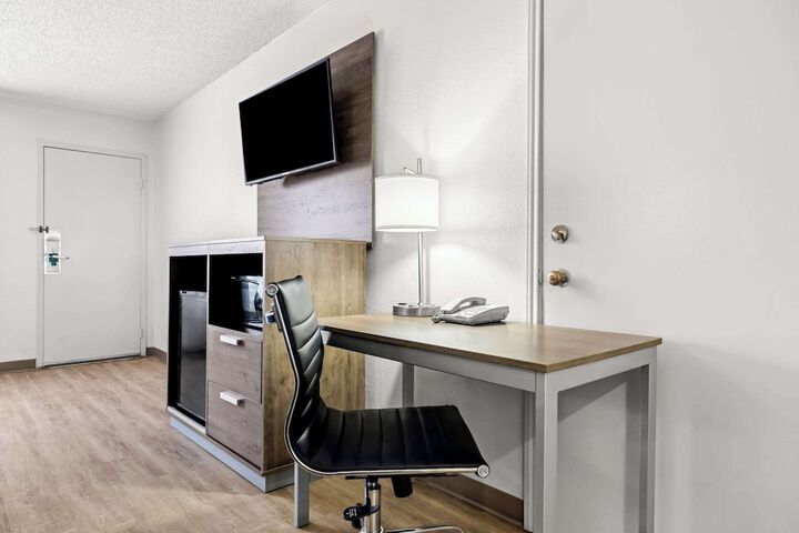 Room 18 of 31