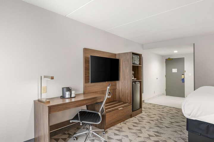 Room 13 of 31