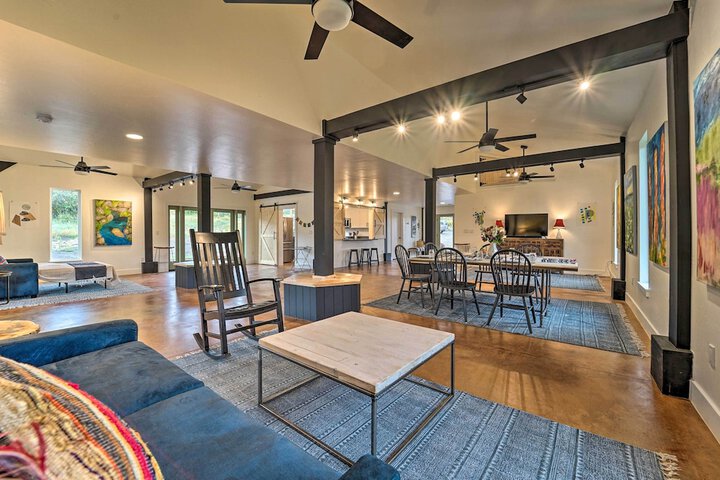 Pet-friendly Mancos Gem w / Patio & Fire Pit!