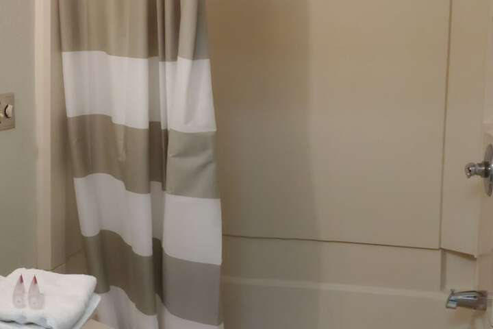Room 16 of 25
