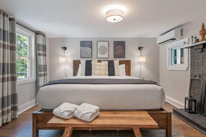 The Aurora Inn & Cottages