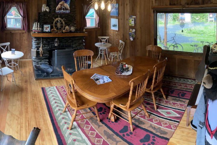 Nauti Otter Inn and Yurt Village