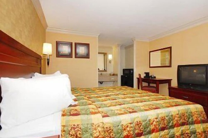 Room 18 of 37
