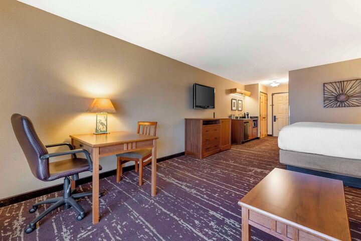 Best Western Premier The Lodge on Lake Detroit