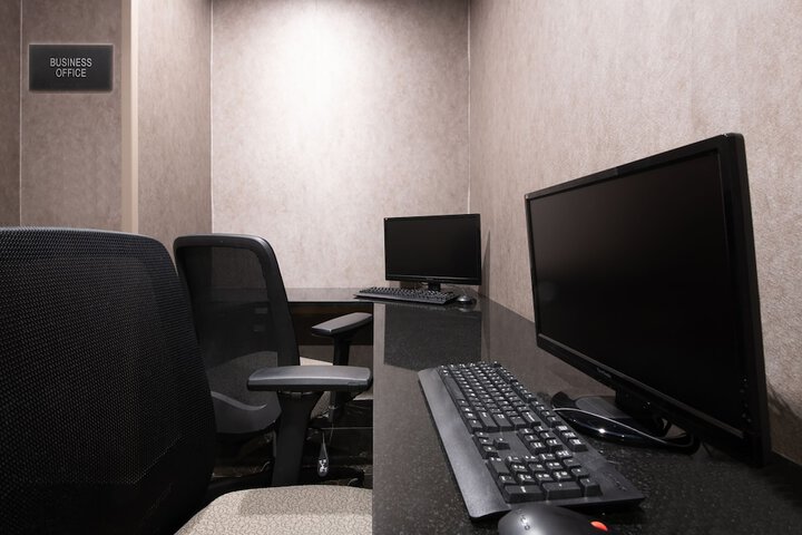 Business Center 46 of 52