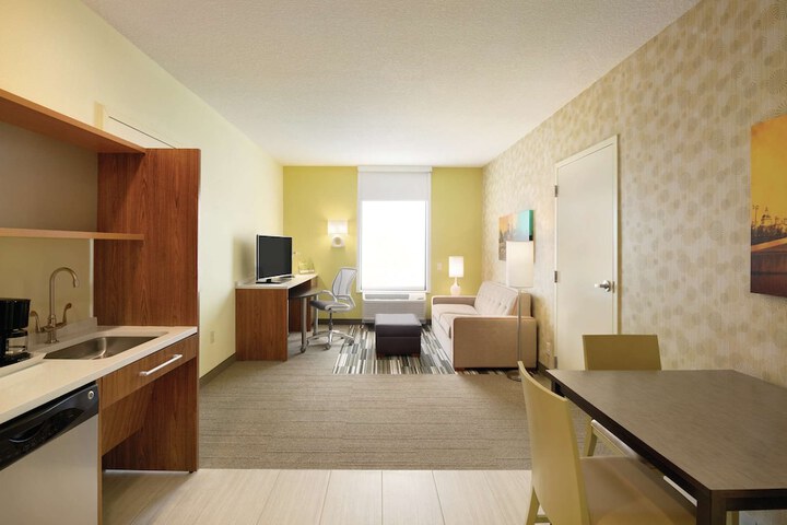 Room 28 of 36