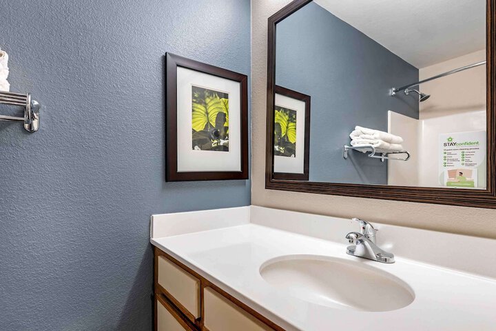 Room 12 of 24