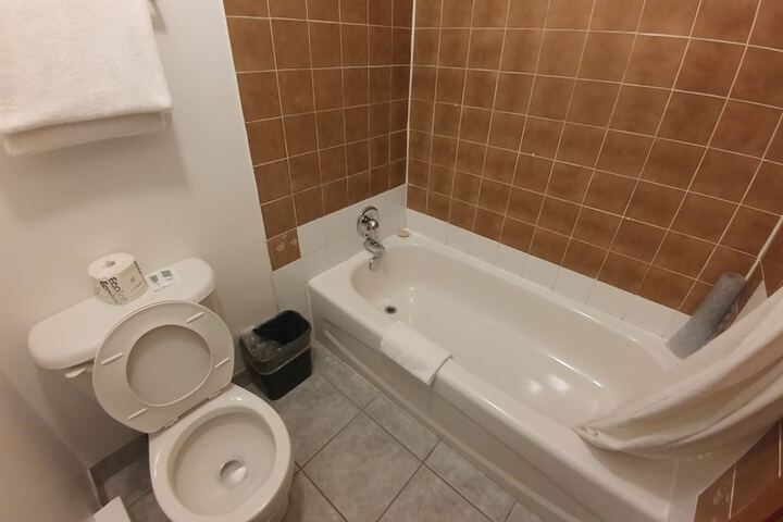 Room 15 of 23