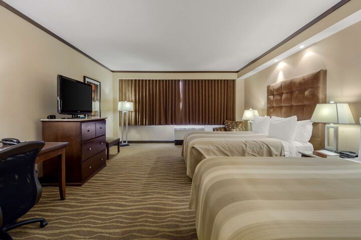 Best Western Premier Denham Inn & Suites