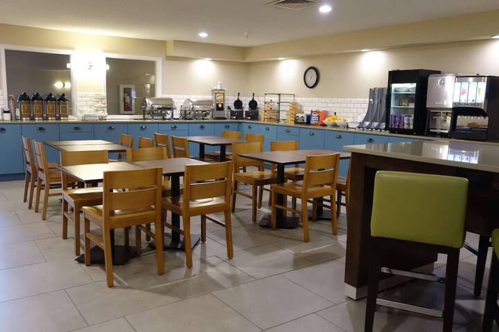 Country Inn & Suites by Radisson Ankeny - Des Moines