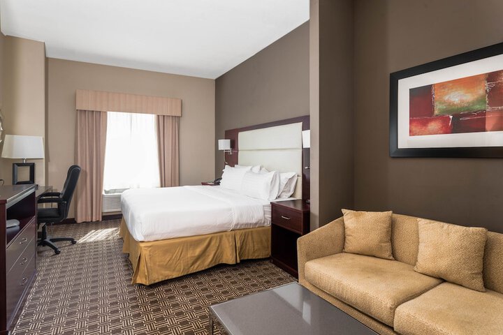 Room 14 of 34