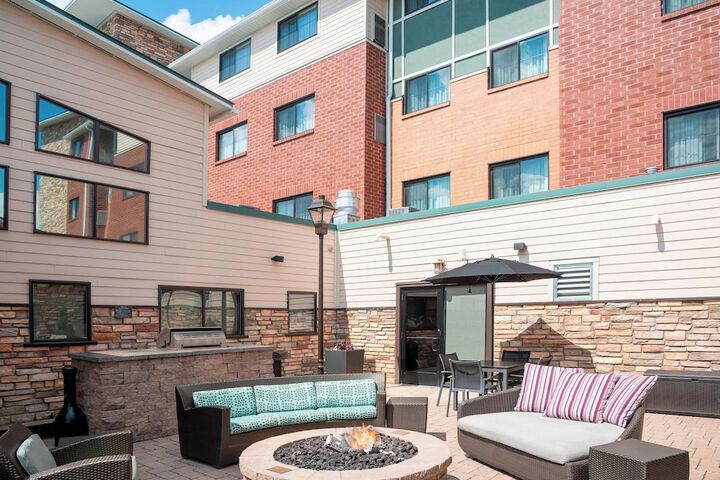 Residence Inn Akron South / Green
