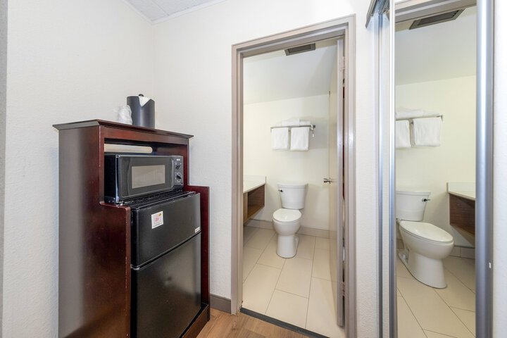 Room 22 of 50