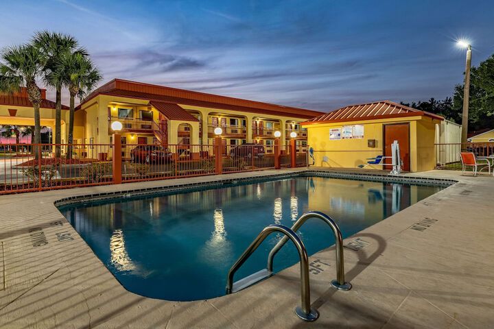 Pool 13 of 44
