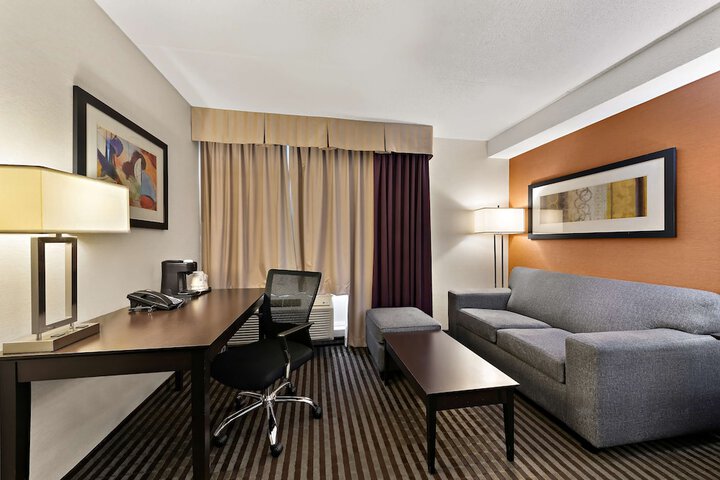 Room 29 of 38
