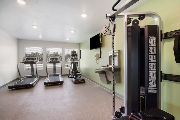 WoodSpring Suites Linden