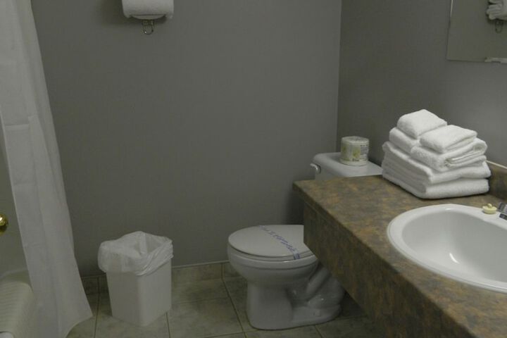 Room 27 of 40