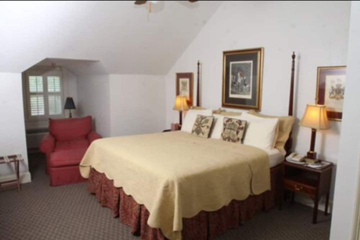 1842 Inn
