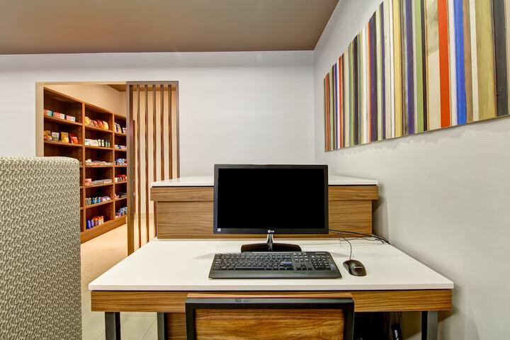 Business Center 53 of 53