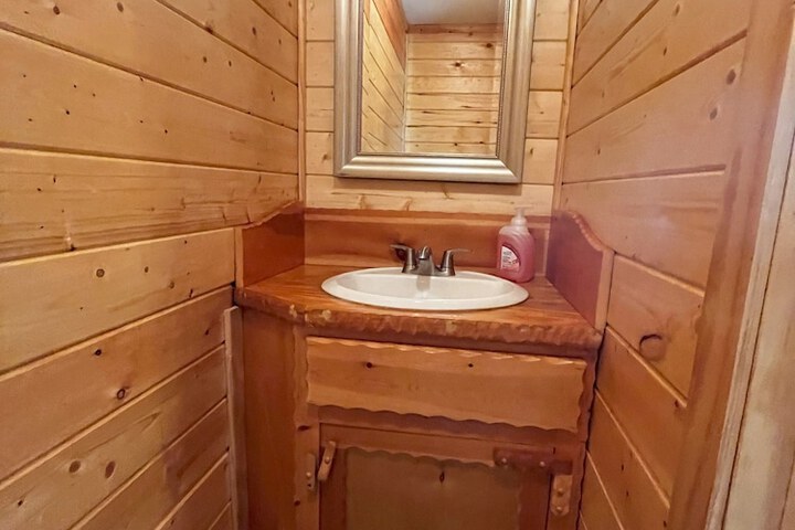 Horseshoe Bay Lodge