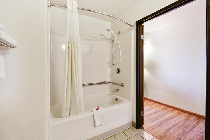 Room 21 of 48