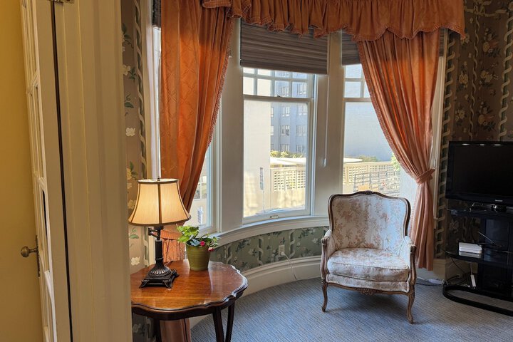 Room 35 of 48