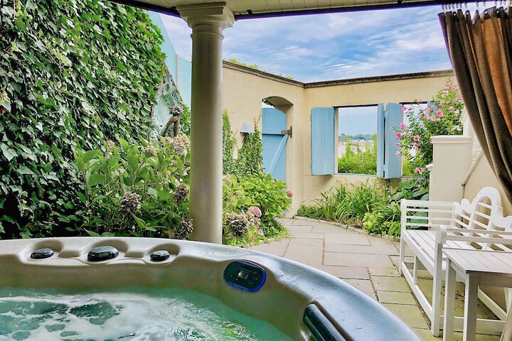 The Chanler at Cliff Walk