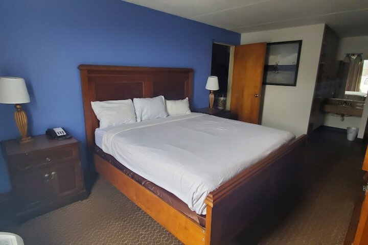 Room 27 of 32