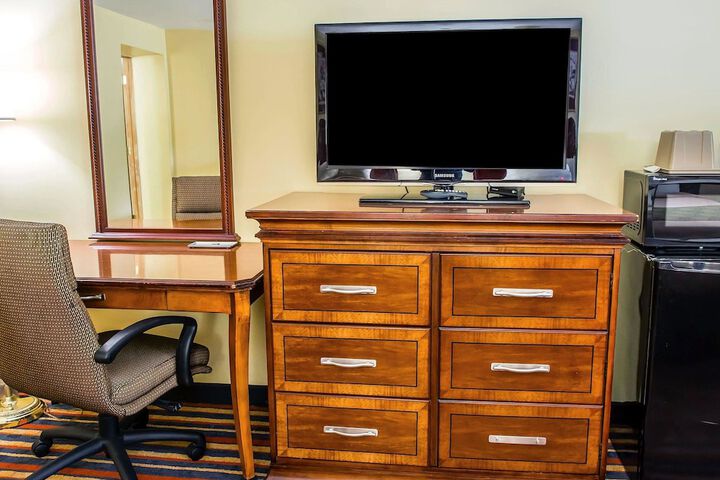 Room 15 of 34