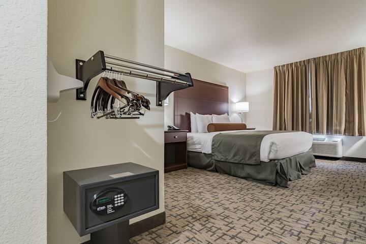 Cobblestone Hotel & Suites - Paxton