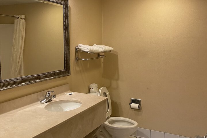 Room 16 of 16