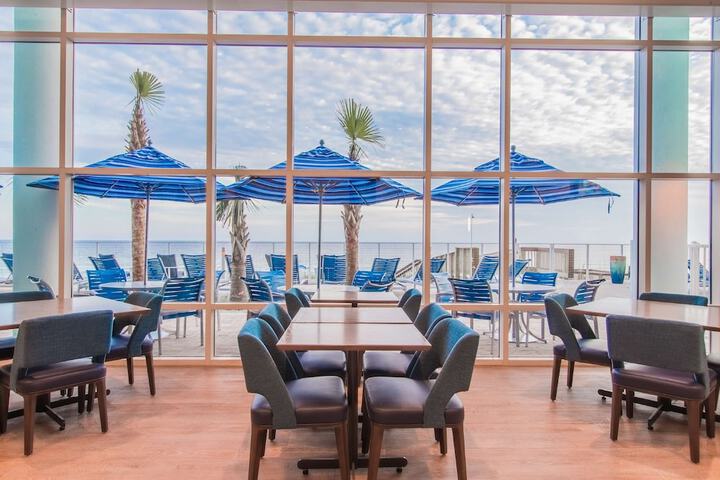 Hampton Inn & Suites Panama City Beach-Beachfront