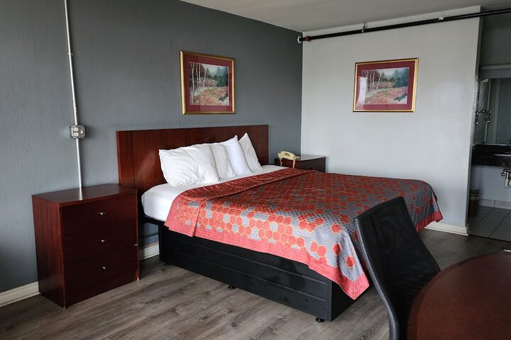 Room 7 of 15