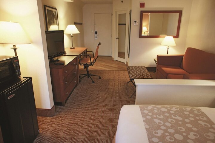 Room 21 of 46