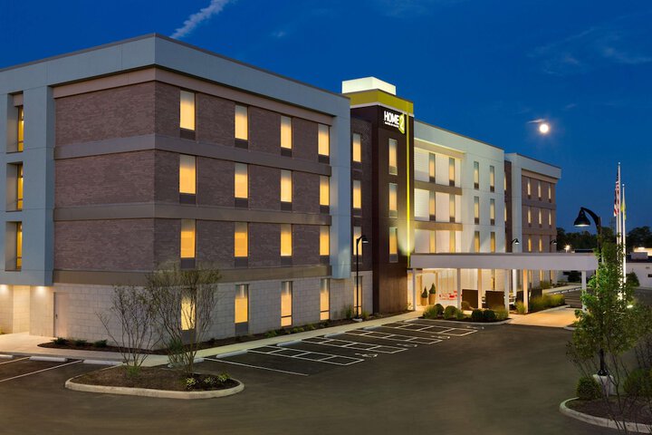 Hotel 3 of 27