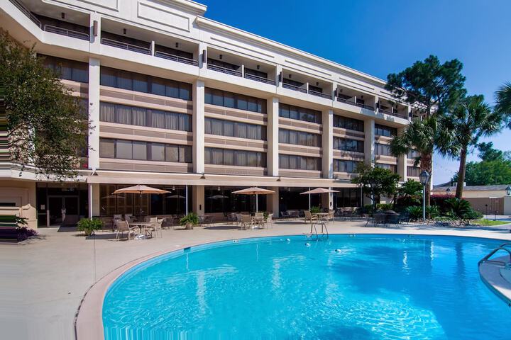 Crowne Plaza Executive Center Baton Rouge by IHG