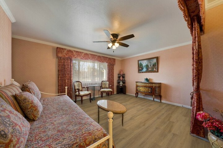 Room 18 of 34
