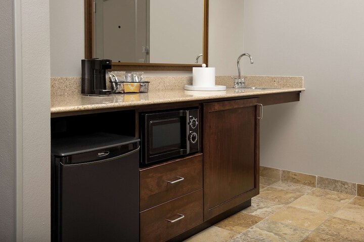 Hampton Inn & Suites Holly Springs