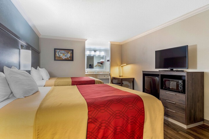 Room 9 of 26