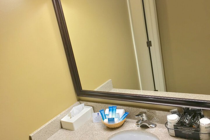 Room 33 of 42
