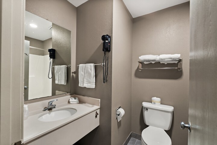 Room 26 of 34